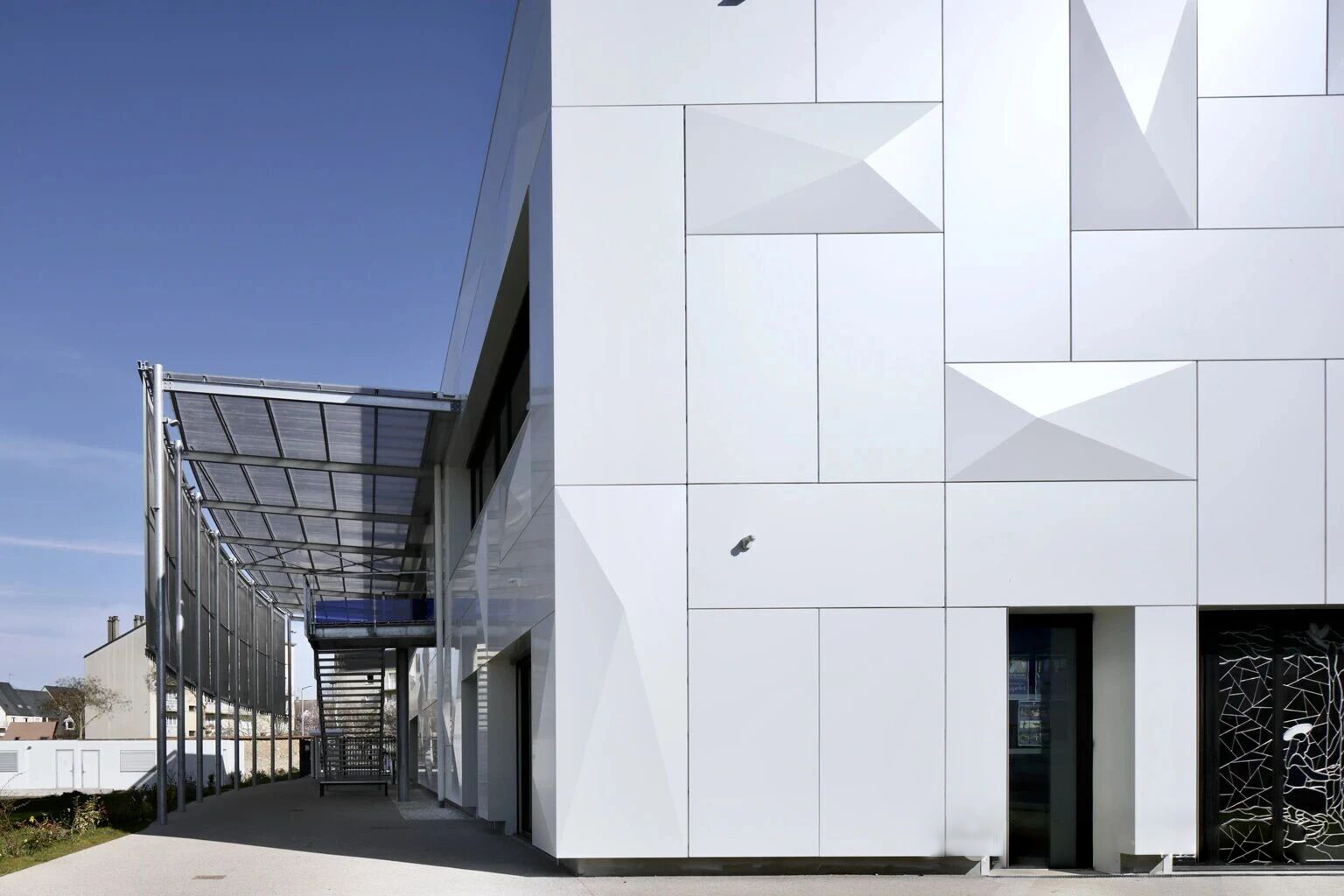 解决铝板平整度的关键方法(三)