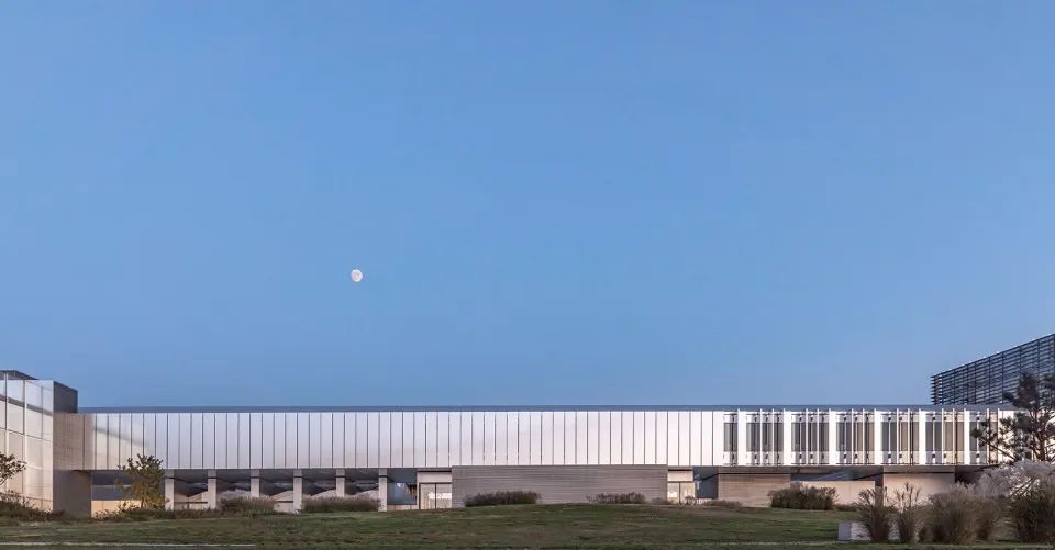 备受建筑师喜爱的阳极氧化铝板