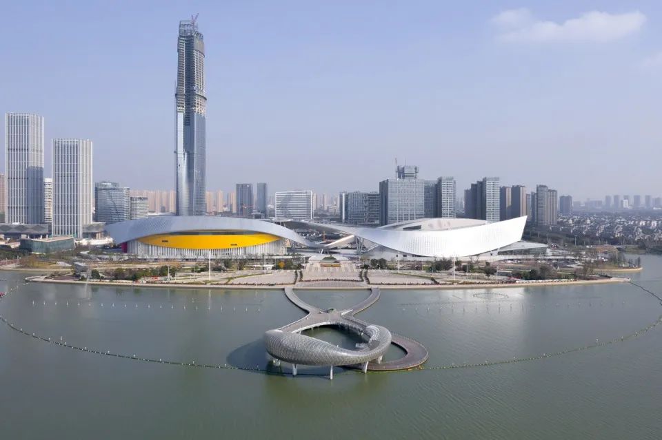 备受建筑师喜爱的阳极氧化铝板