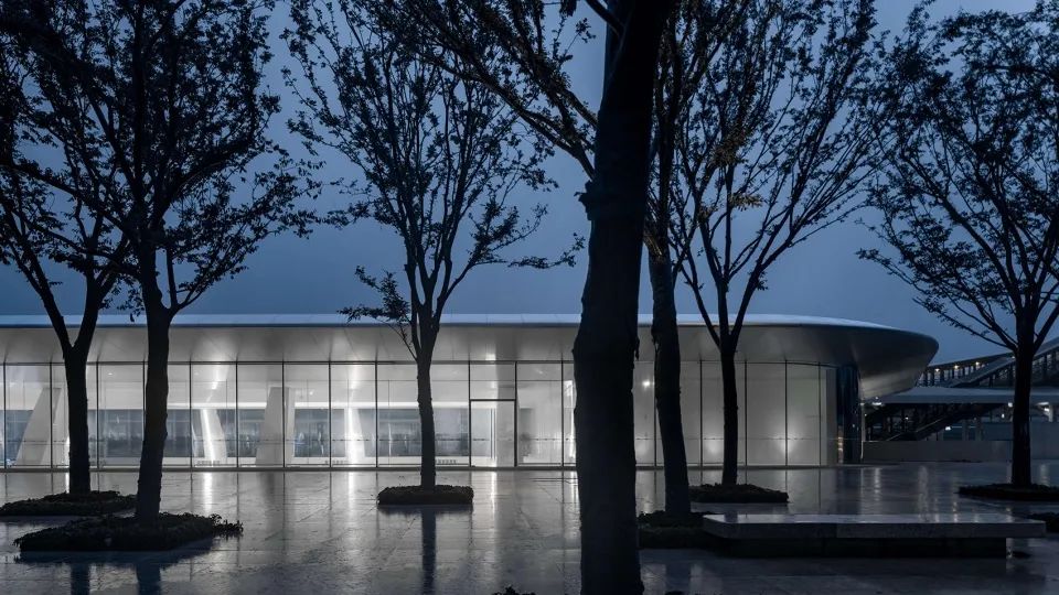 备受建筑师喜爱的阳极氧化铝板
