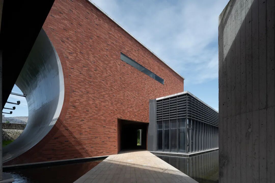 基础设施美学:功能即形式